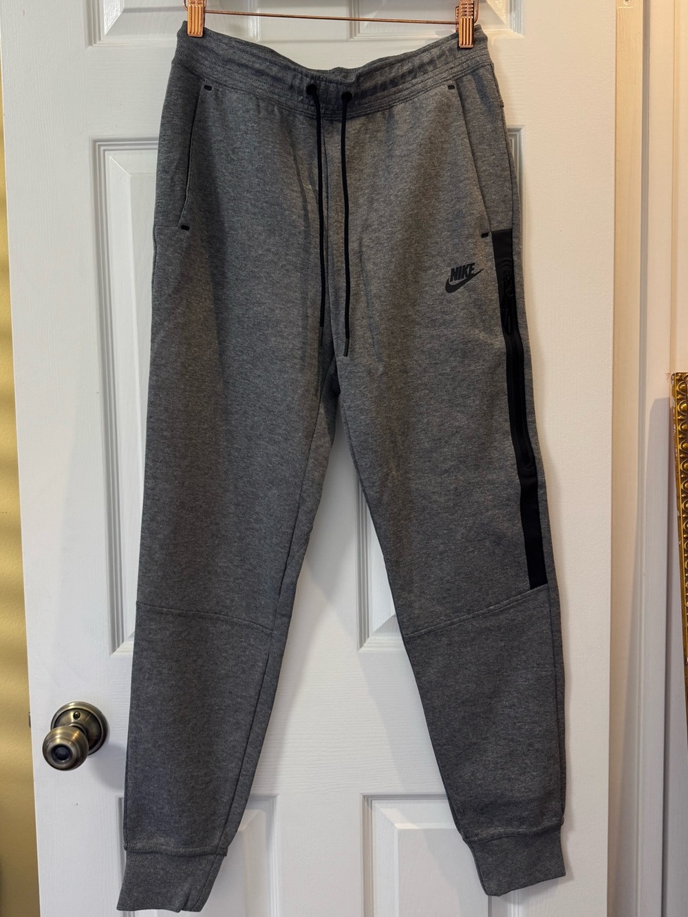 nike tech fleece joggers